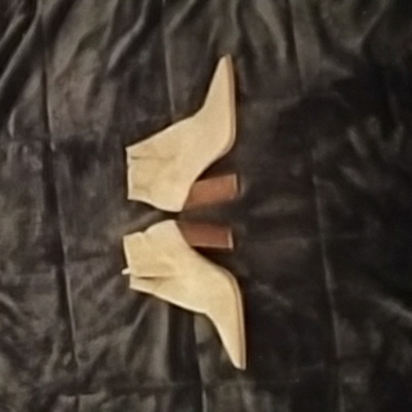 Vince Camuto Shoes - Vince Camuto Cream and Brown Ankle Boots Size  NWT